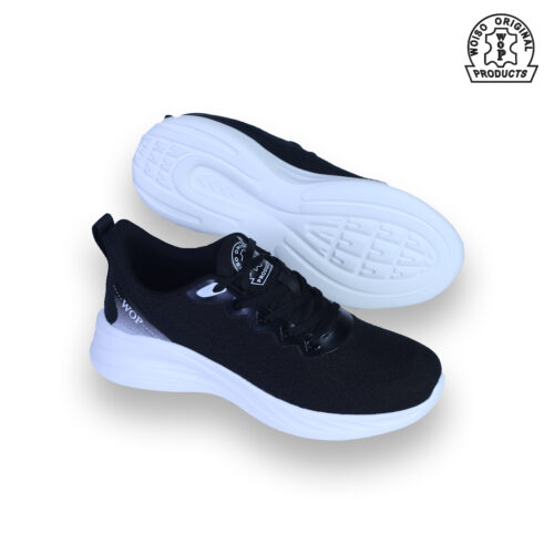 Lightweight rubber footwear